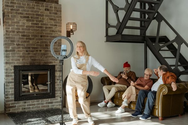 Welche Auswirkungen haben chronische Erkrankungen auf die Lebensqualität im Alter?